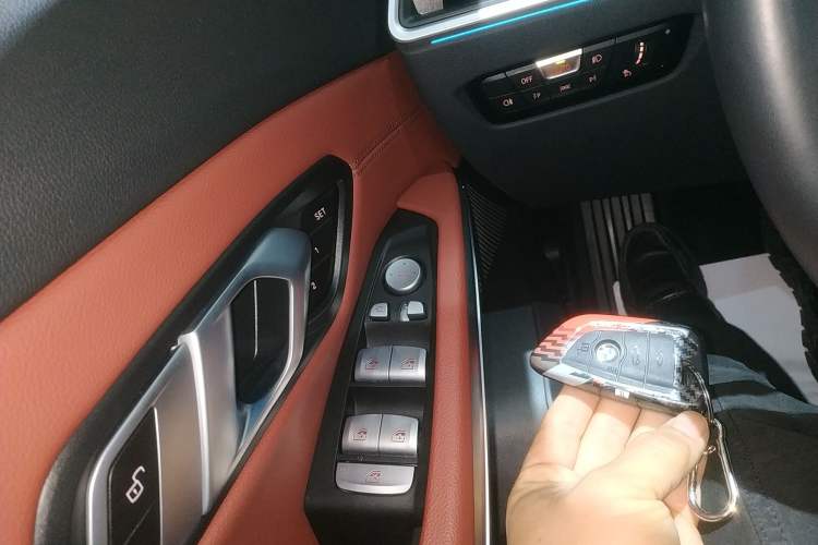 Used BMW i3 2024 eDrive 40 L Midnight Edition