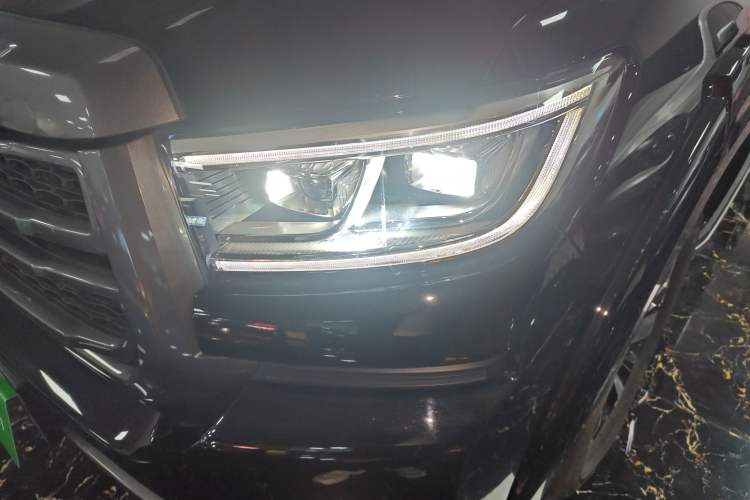 Used Great Wall Poer 2024 2.4T Passenger Version Automatic Diesel 4x4 Comfort Trim
