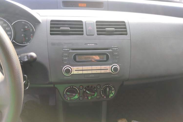 Used Suzuki Swift 2014 1.5L Automatic Fashion Edition
