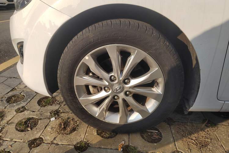 Used Hyundai Elantra 2016 1.6L Automatic Smart Version