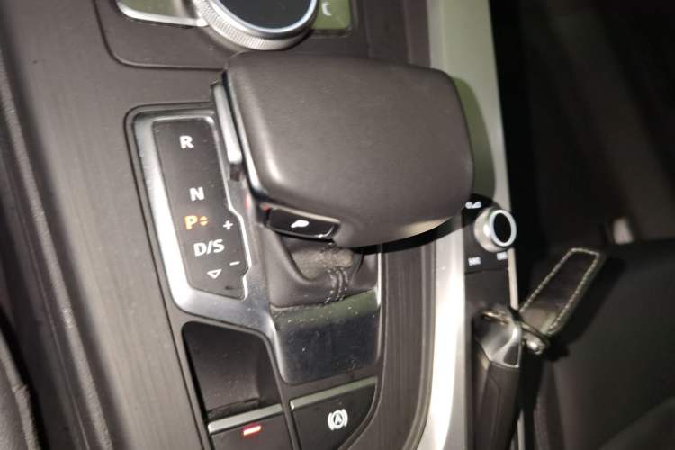 Used Audi A4L 2019 40 TFSI Fashion Edition China VI Emission Standard
