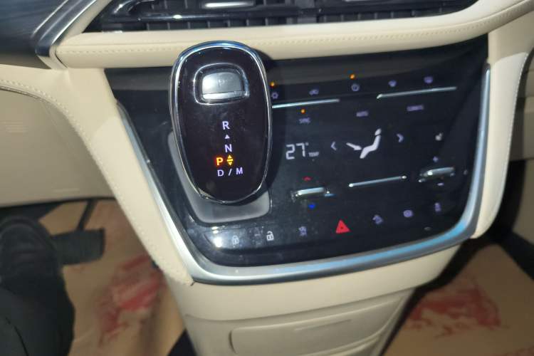 Used Buick GL8 2022 ES Landtrek 653T Luxury Edition
