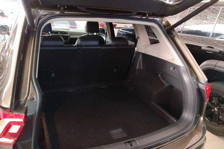 Used Volkswagen Tiguan L 2019 330TSI Automatic Two-Wheel Drive Smart Luxury Version China VI Standard