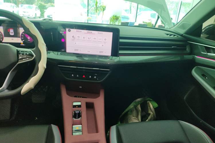 Used Volkswagen Lamando 2024 Lavida L 280TSI DSG Cool & Spicy Edition
