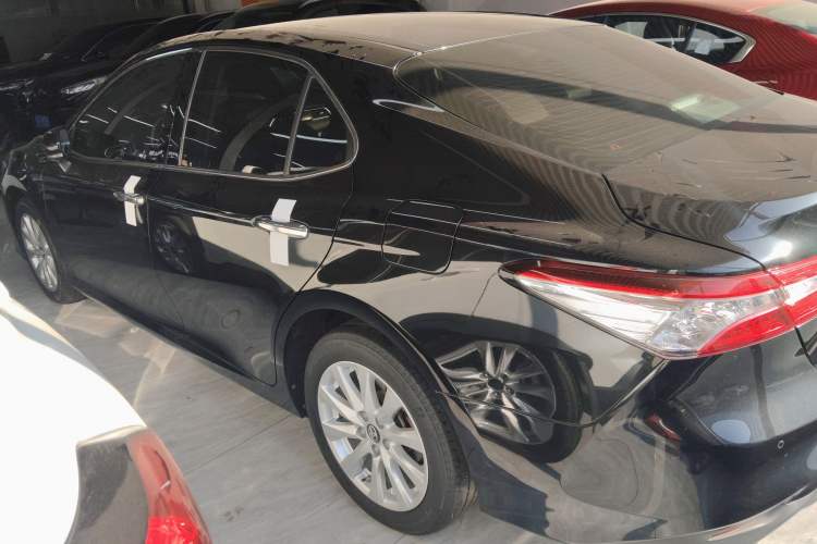Used Toyota Camry 2021 2.0G Luxury Edition
