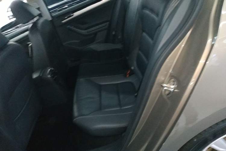 Used Volkswagen Sagitar 2015 1.6L Automatic Comfort Model
