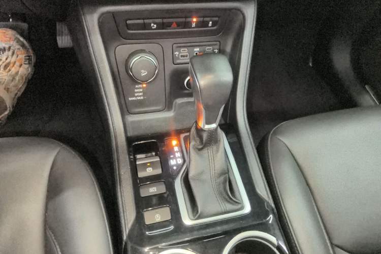 Used  Grand Commander 2018 2.0T Four-Wheel Drive Prestige Edition China V
