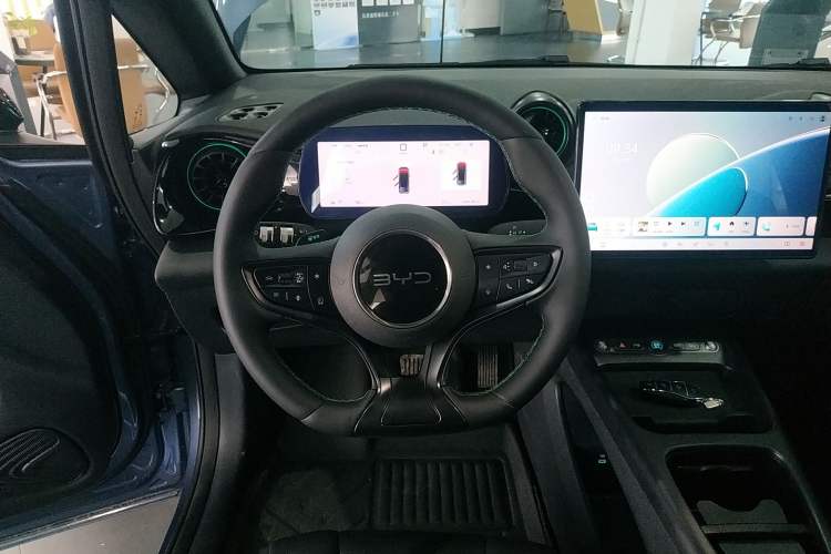 Used BYD Dolphin 2025 Smart Drive Version 420 km Freedom Edition