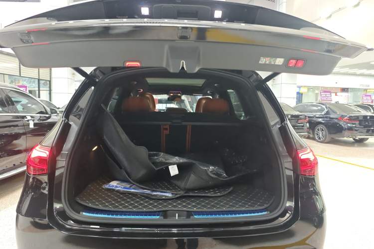 Used Mercedes-Benz GLC 2024 Refreshed GLC 300 L 4MATIC Dynamic Version 5 Seats