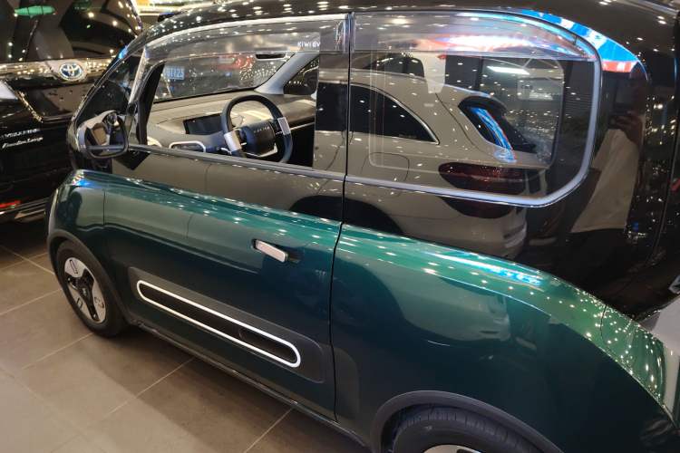 Used Baojun KiWi EV 2021 Artist Model Lithium Iron Phosphate
