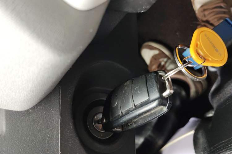 Used Chery QQ Ice Cream 2022 120km Conical Shape Lithium Iron Phosphate
