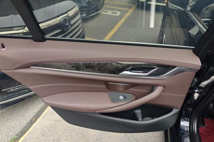 Used BMW 5 Series 2020 525Li M Sport Package
