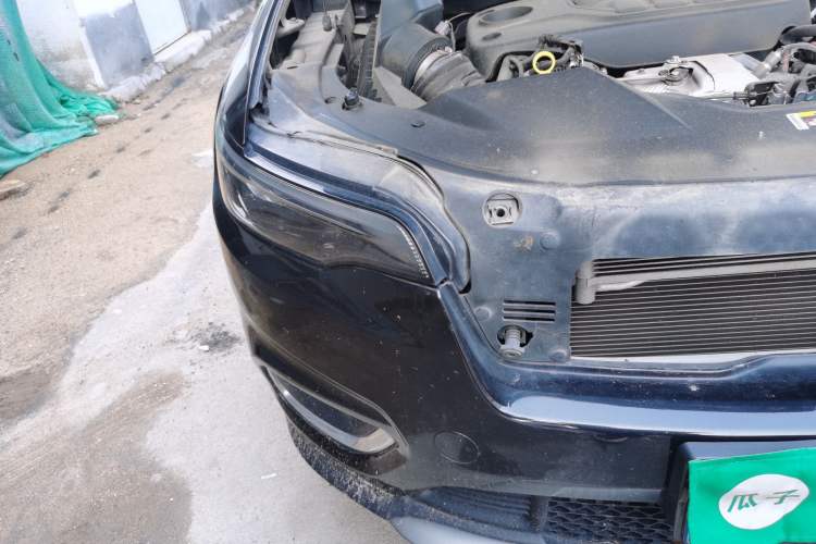 Used Jeep Cherokee 2019 2.0T Two-Wheel Drive Smart Enjoyment Version China VI
