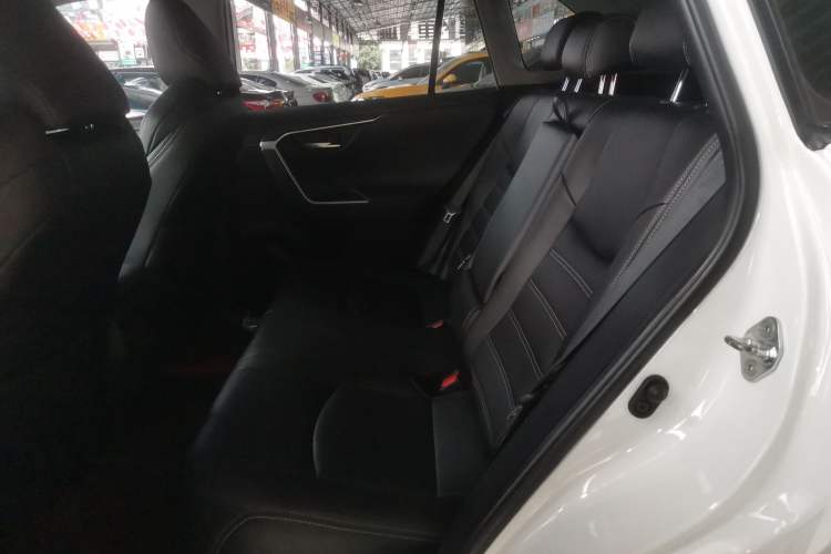 Used Toyota Wildlander 2021 2.0L CVT 4x4 Luxury Edition