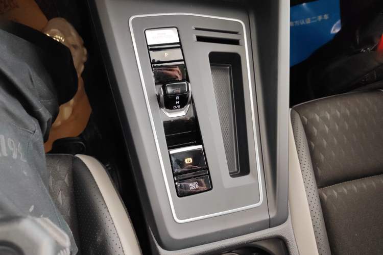 Used Volkswagen Golf 2025 Facelifted 300TSI Pro
