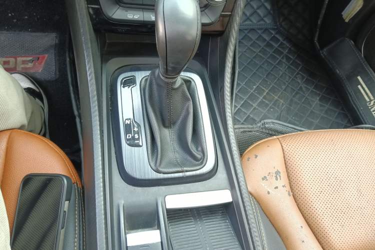 Used JMC Yusheng S330 2016 1.5L GTDi Automatic Two-Wheel Drive Comfort Edition
