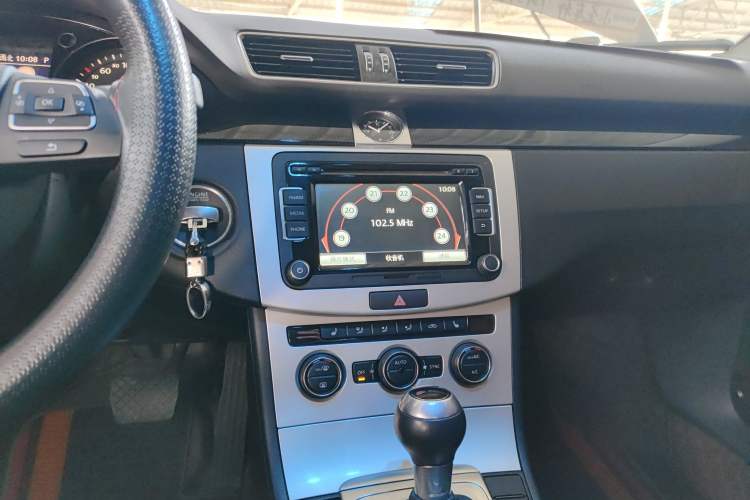 Used Volkswagen Magotan 2016 1.8TSI Luxury Comfort Model
