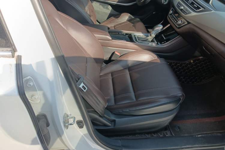 Used Changan Raeton CC 2018 1.5T Automatic Elegant Version China V Standard
