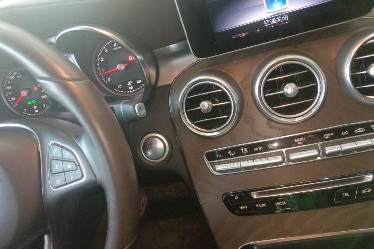 Used Mercedes-Benz GLC 2019 Refreshed GLC 300 L 4MATIC Dynamic Edition
