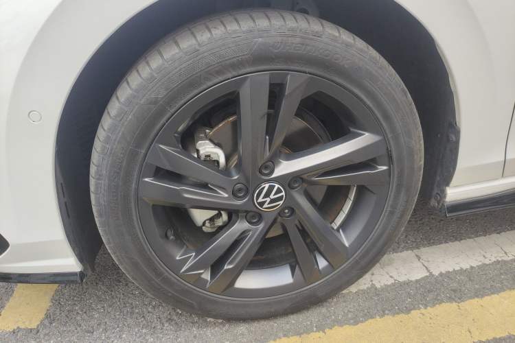 Used Volkswagen Golf 2023 Facelift 280TSI DSG R-Line Lite
