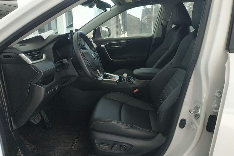 Used Toyota Wildlander 2023 Dual-Motor 2.5L E-CVT Two-Wheel Drive Luxury PLUS Edition