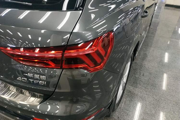 Used Audi Q3 2019 40 TFSI Fashionable and Elegant Model
