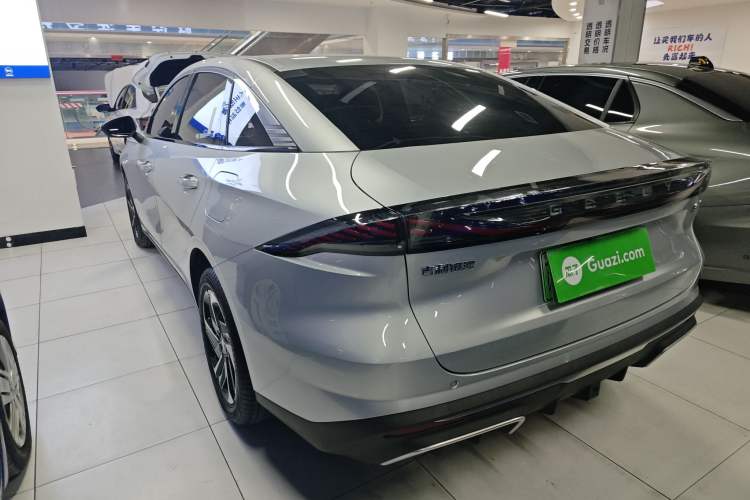 Used  L6 2025 EM-i 140km Starship Edition
