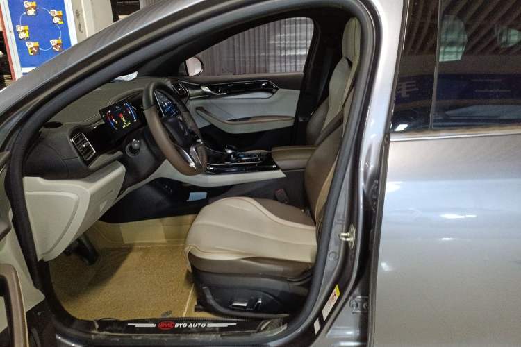 Used BYD Qin PLUS 2023 Champion Edition EV 510KM Beyond Model
