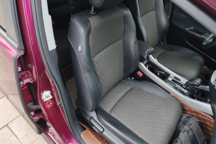 Used Honda Jade 2017 1.8L automatic Comfort version 5 seats
