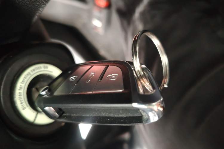 Used Cowin C3R 2015 1.5L Manual Gold Diamond Edition
