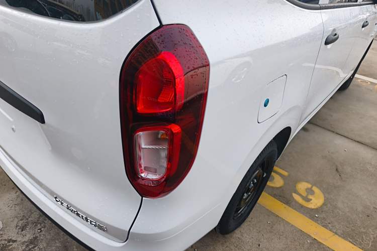 Used Wuling Hongguang New Energy 2025 Extended-Range Hybrid 50 km Standard Version
