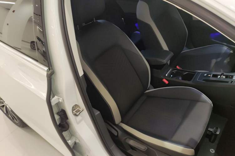 Used Volkswagen Golf 2023 Facelift 280TSI DSG Pro
