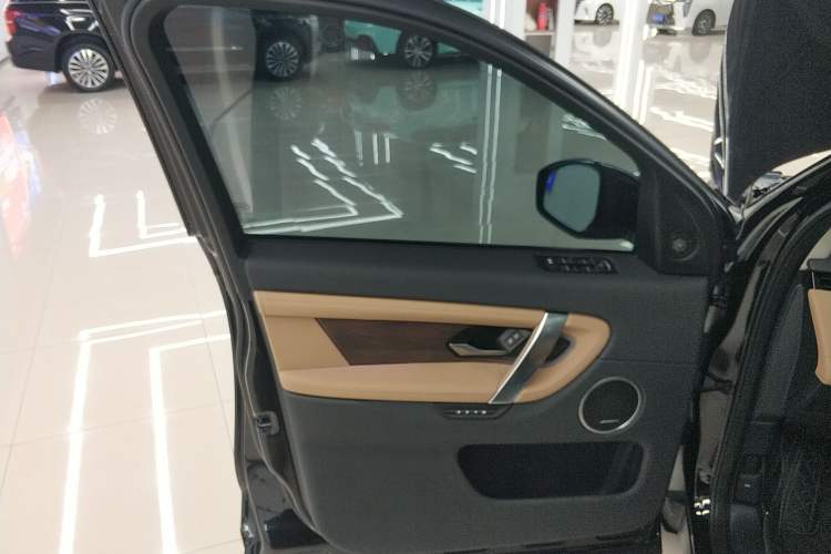 Used Land Rover Discovery Sport 2025 249 PS Performance Tech Edition
