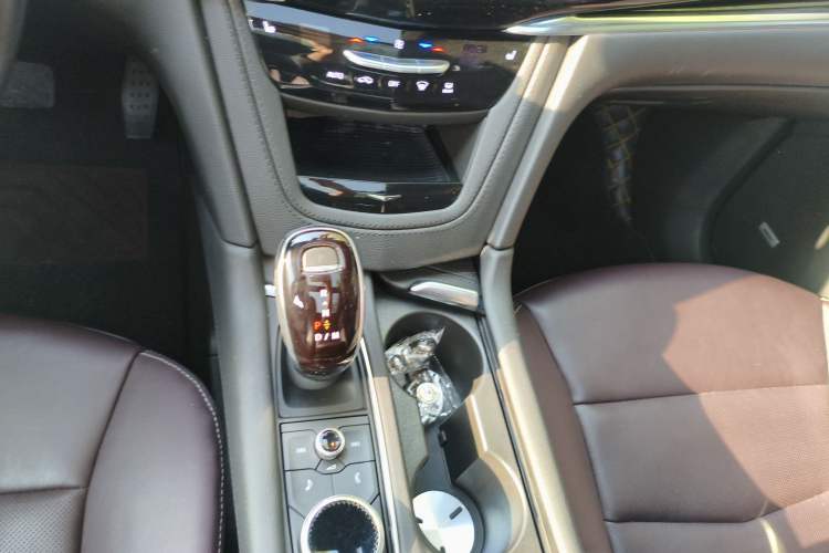 Used Cadillac XT6 2021 2.0T 7-Seater Two-Wheel-Drive Luxury Version