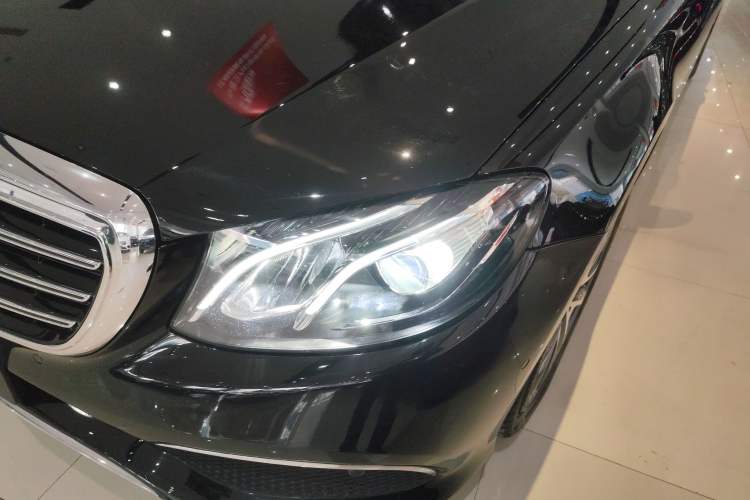 Used Mercedes-Benz E-Class 2019 E 260 L
