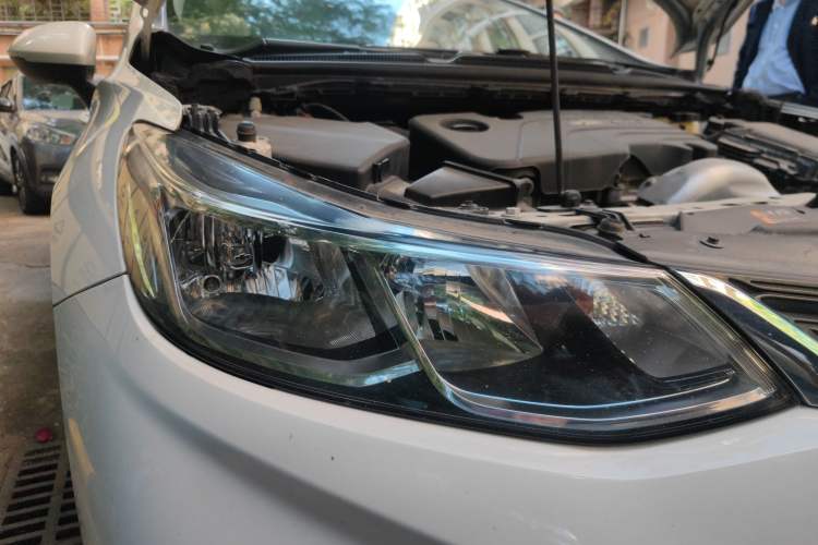 Used Chevrolet Cruze 2017 1.5L Automatic Pioneer Sunroof Edition
