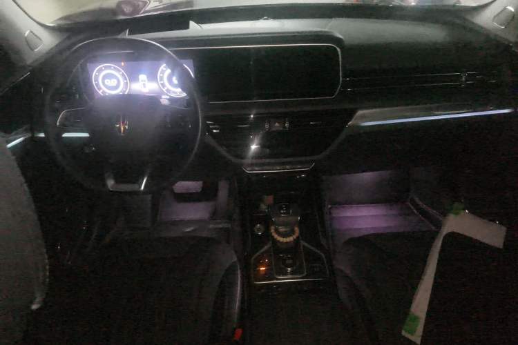 Used Hongqi HS5 2022 Facelifted Version 2.0T Smart Connect Flagship All-Wheel-Drive Edition