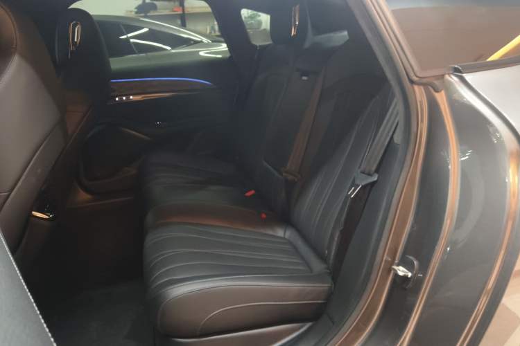 Used  L7 2022 Dynamic Model
