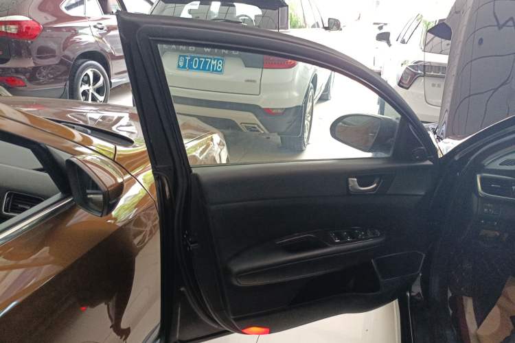 Used Kia K5 2016 2.0L Automatic LUX
