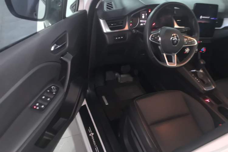 Used Renault Clio 2019 TCe270 Automatic Trendy Model
