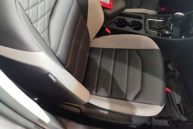 Used Volkswagen Bora 2023 300TSI DSG Prestige Edition
