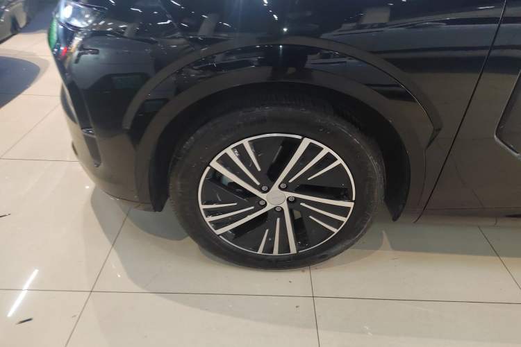 Used Lynk & Co 08 EM-P 2023 120km Long-Range Pro
