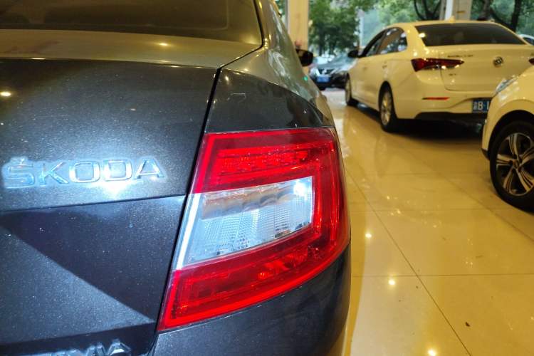 Used Skoda Octavia 2016 1.6L Automatic Smart Drive Edition
