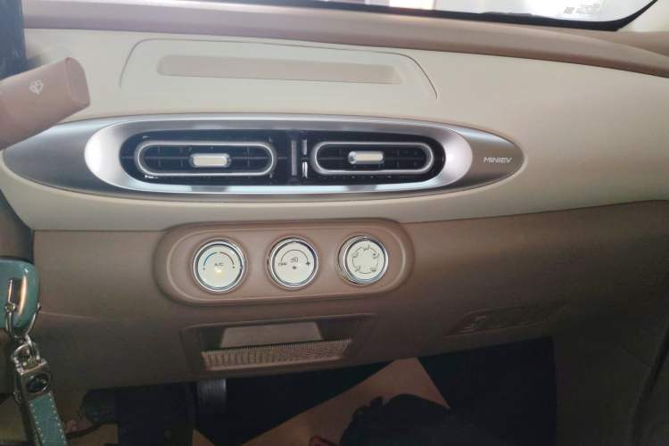 Used Wuling Hongguang MINIEV 2025 Four-Door Version Advanced Edition
