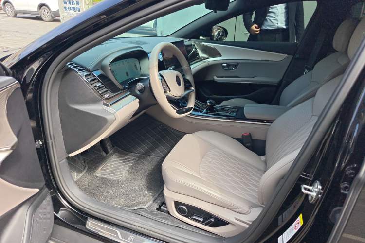 Used BYD Han 2025 DM-i 125KM Prestige Model
