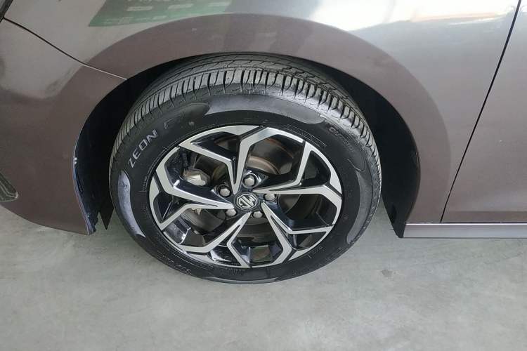 Used MG 5 2021 180 DVVT CVT Youth Luxury Edition
