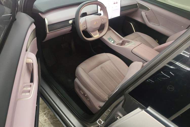 Used ONVO L60 2024 60 kWh Rear-Drive Version
