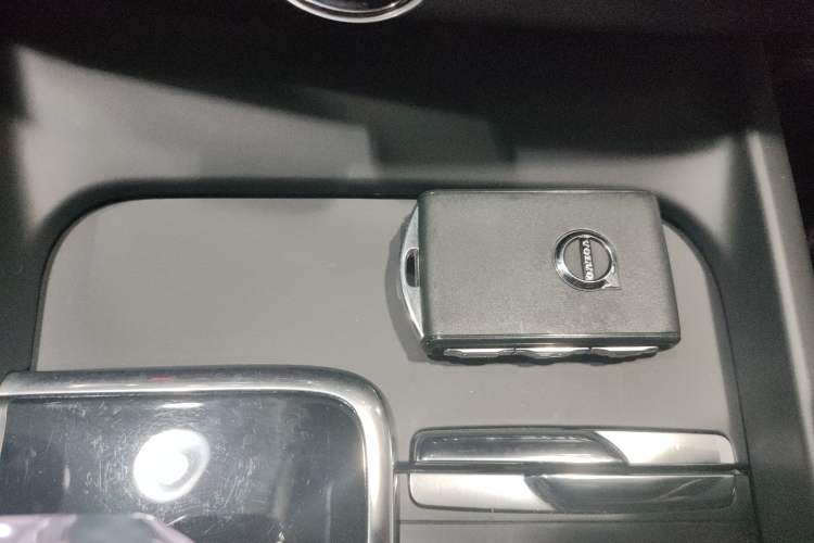 Used Volvo XC60 2024 B5 4x4 Smart Luxury Edition
