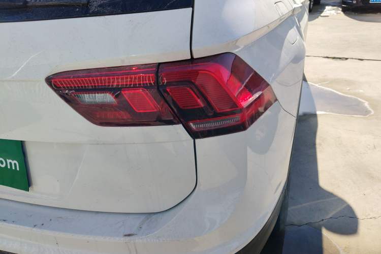 Used Volkswagen Tiguan L 2021 280TSI Automatic Two-Wheel Drive Comfort Edition – Low-Trim Version
