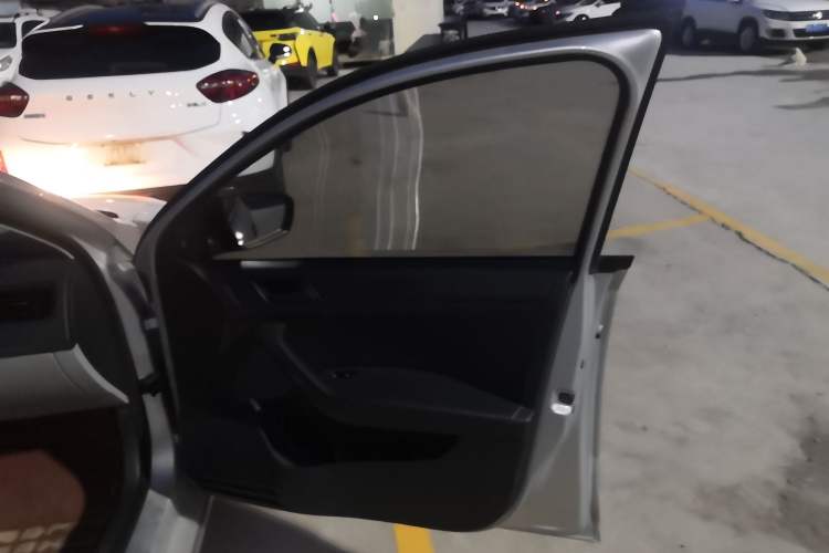 Used Skoda Rapid 2013 1.6L Automatic Enjoyment Model
